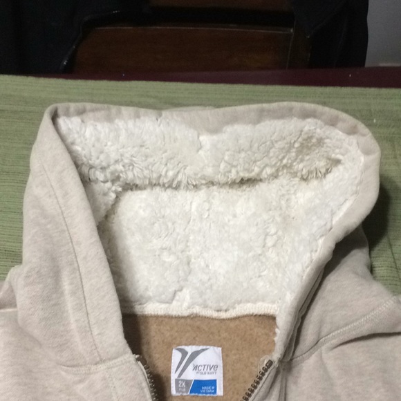 ACTIVE BEAUTIFUL HOODIE EXCELLENT CONDITION - Picture 5 of 7